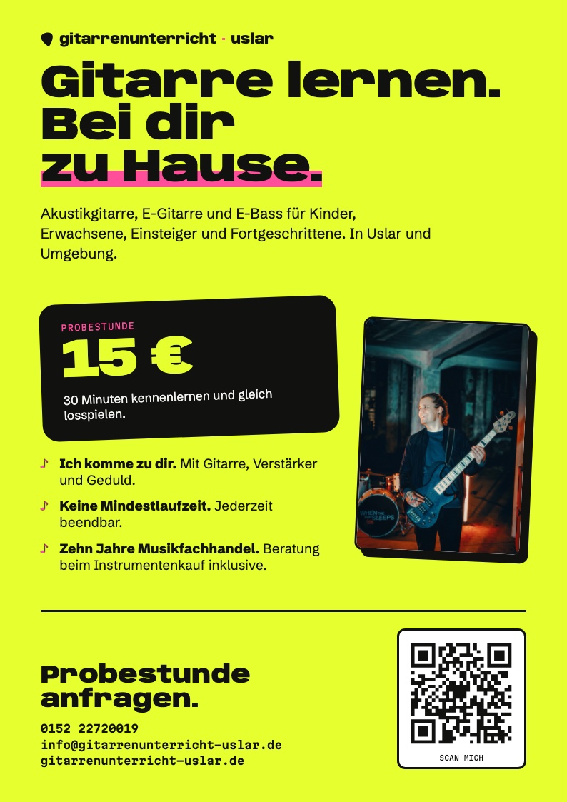 Vorschau des Flyers: Gitarre lernen. Bei dir zu Hause. Probestunde 15 Euro, Foto von Sascha mit E-Bass und QR-Code.